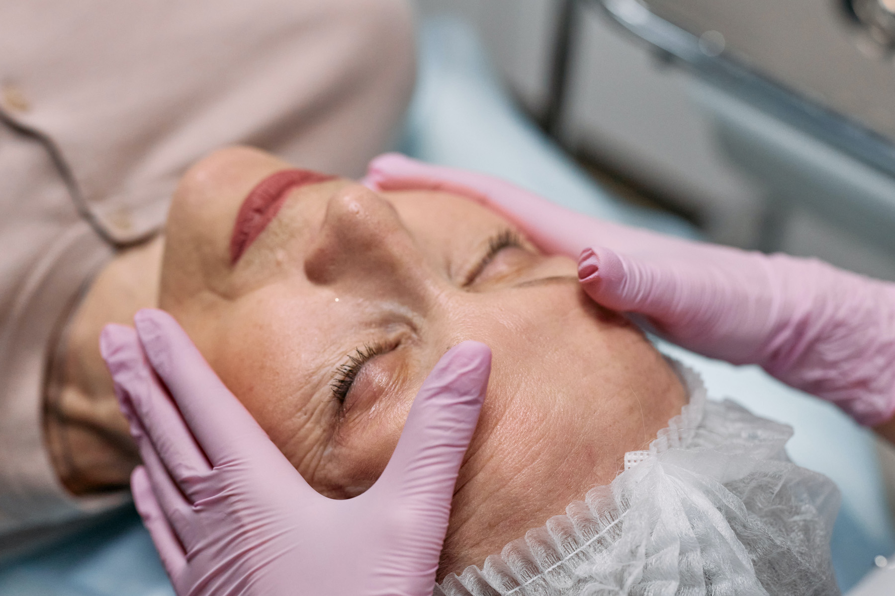 Leistungen aesthetische Chirurgie der Gesichtshaut